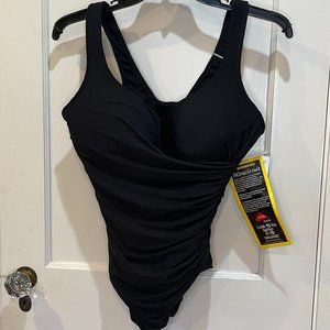 Black Miraclesuit w/Underwire & Side Gathers